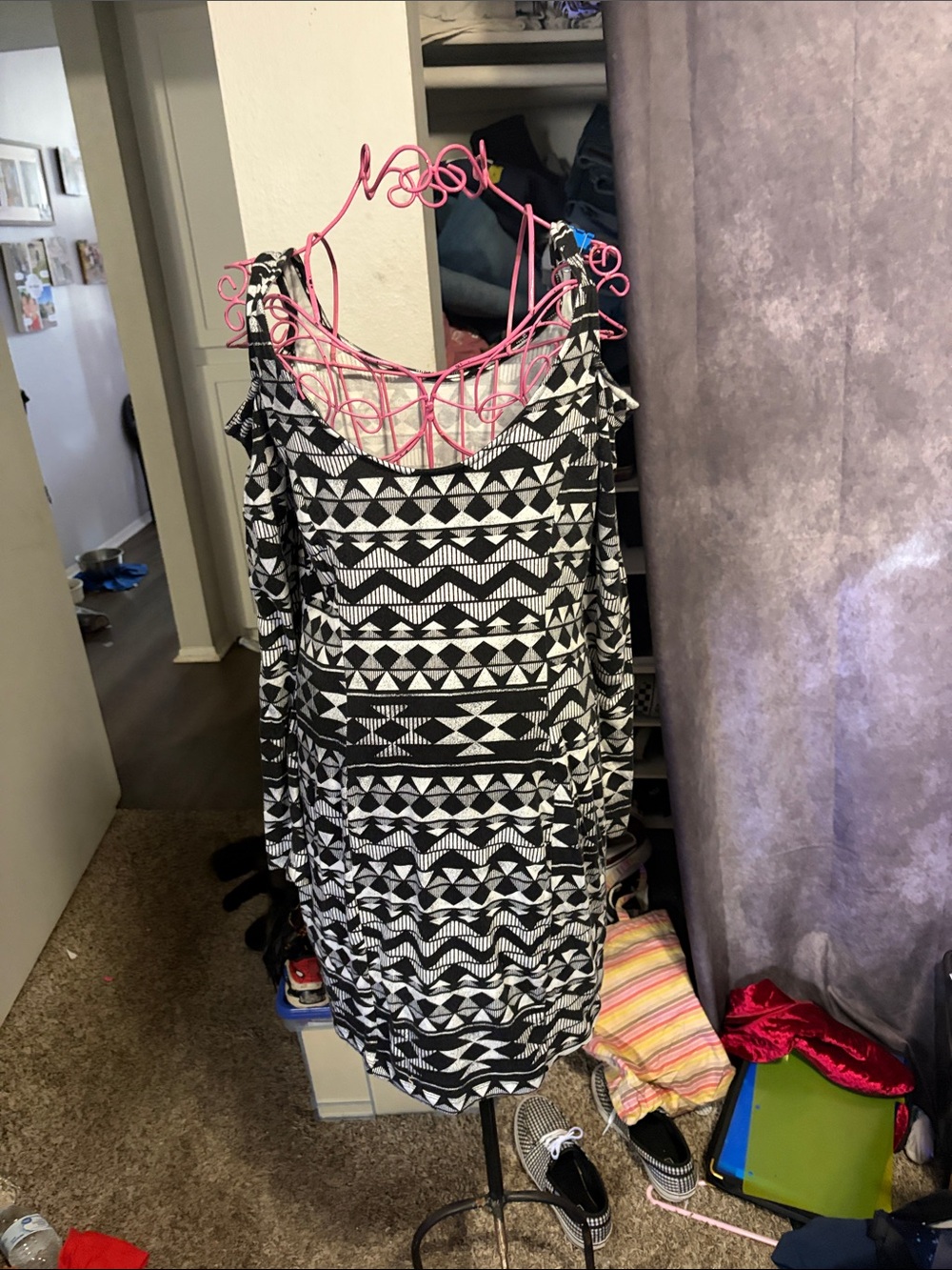 Nollie Black & White Geometric Cold-Shoulder Long Sleeve Dress